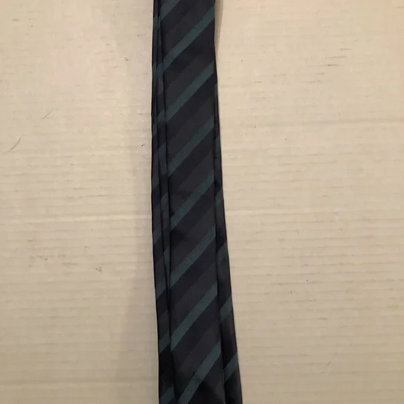 banana Republic men's new 55%polyester 45%silk tie 2 1/4 X 60